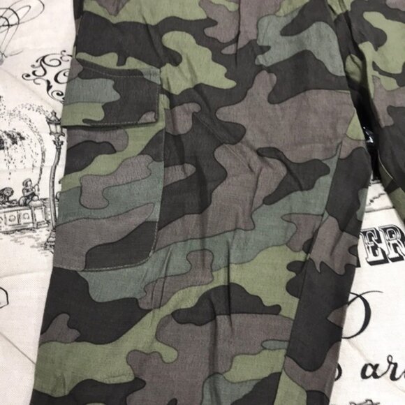 BP. High Rise Camouflage Cargo Pants - Picture 8 of 10